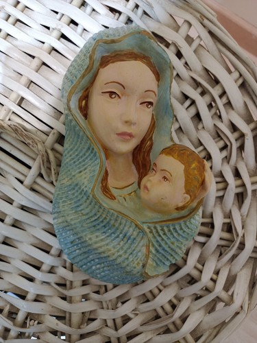 Icona ceramica raffigurante - in,